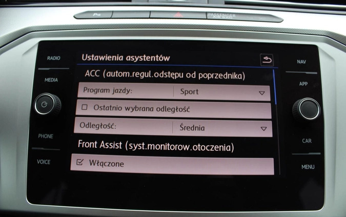 Volkswagen Passat cena 76500 przebieg: 104500, rok produkcji 2019 z Radzyń Podlaski małe 277